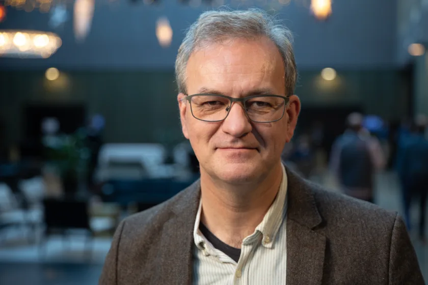 Default image description