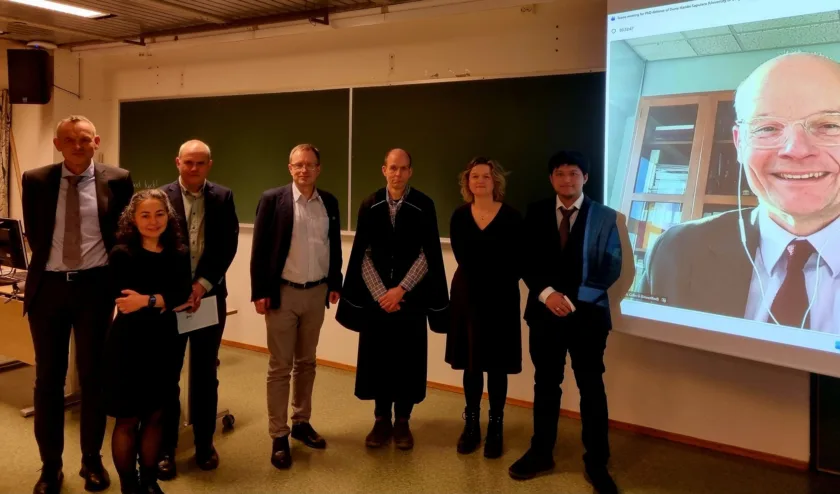 Default image description